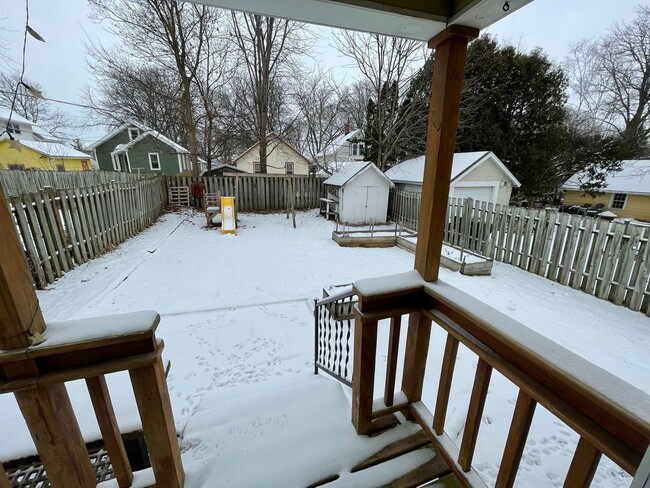 Building Photo - Unique Rental Home