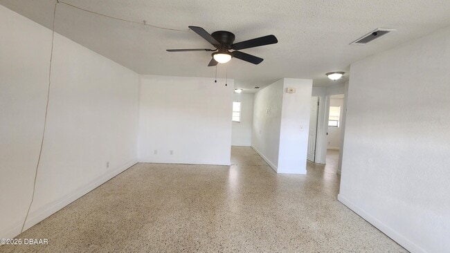 Building Photo - 1750 S Palmetto Ave