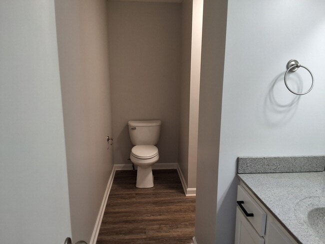 Building Photo - Beautiful 4 Bedroom 2 Bath Home