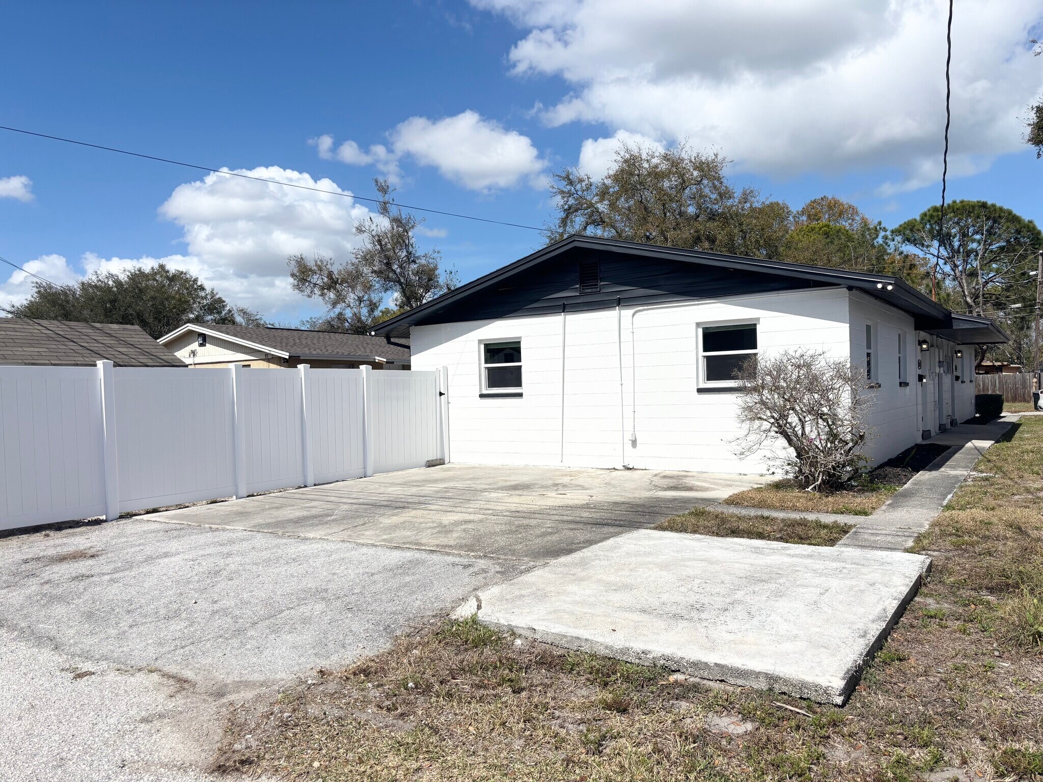 Building Photo - 510 91st Ave N