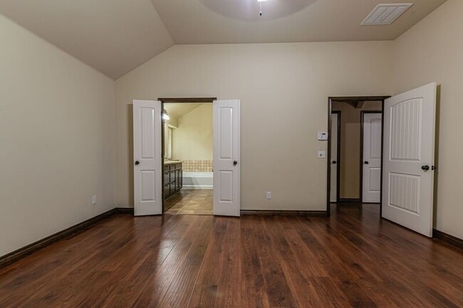 Building Photo - 2405 SW 138th St