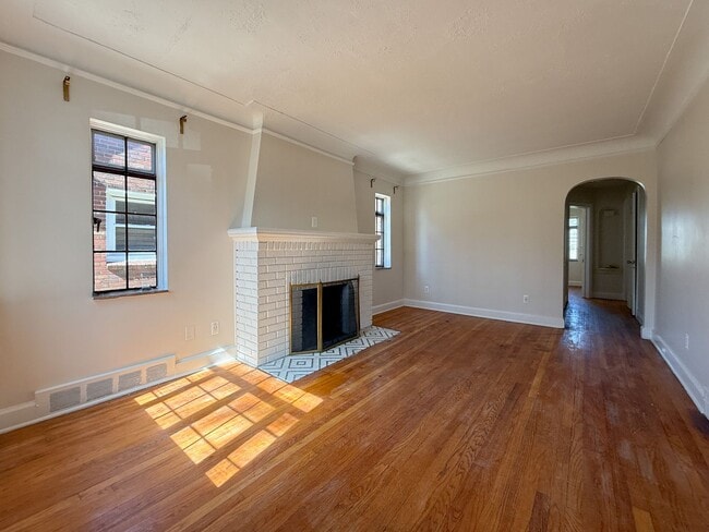 Building Photo - Newly Renovated 3 Bed 1 Bath Westside Home!