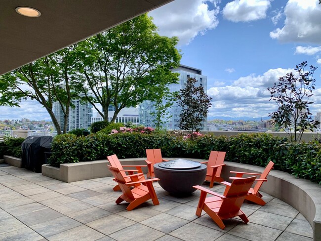 Building Photo - Cosmopolitan Condominiums ~ South Lake Union