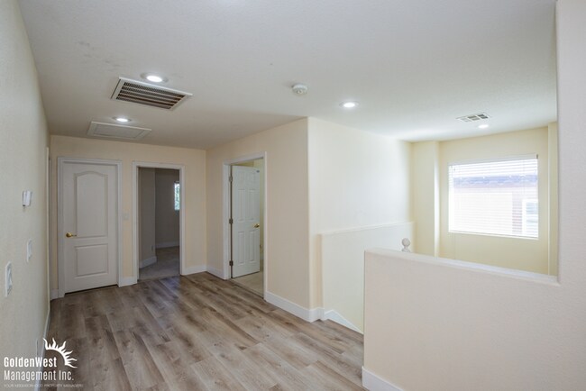 Building Photo - Beautifully Upgraded 5Bdm 3Ba Home Located in the Highly Desirable Summerlin.