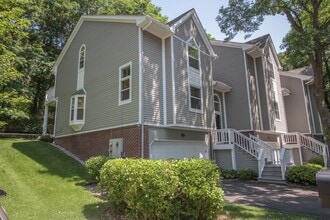 Building Photo - 141 Edgewood Ct