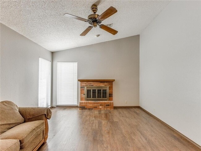 Building Photo - 1220 Sequoyah St