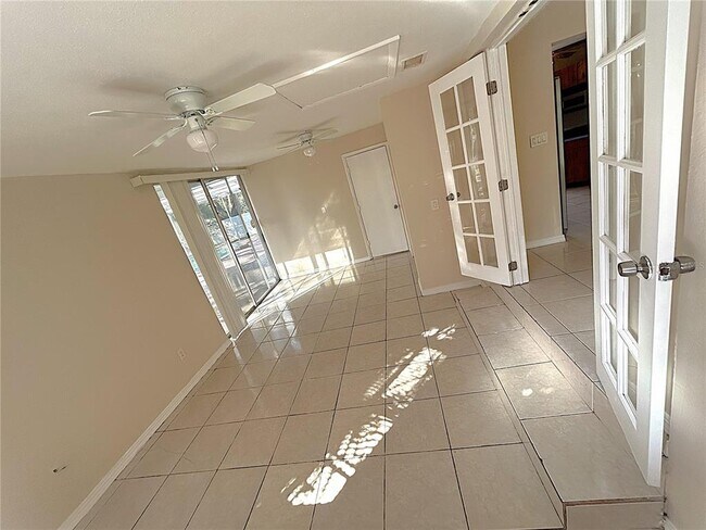 Building Photo - 6119 Sheelin Dr