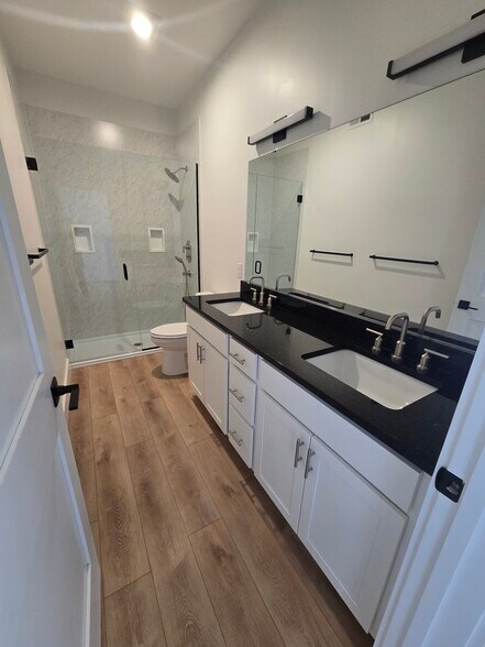 Building Photo - 2448 Professor Ave