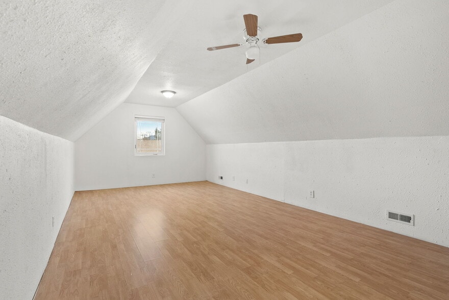 Building Photo - 5957 N Saint Croix Dr