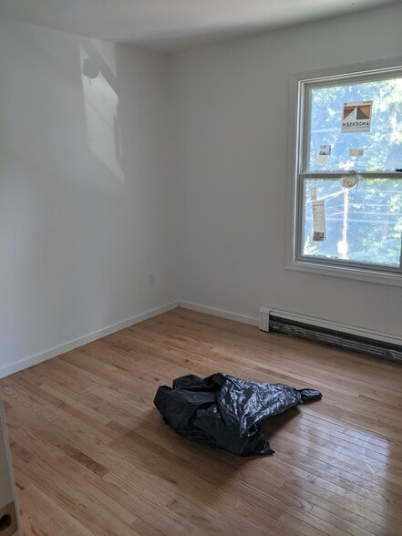 bedroom 1 10x10 - 544 Drakestown Rd