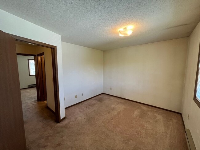 Building Photo - 604 Hollywood Dr