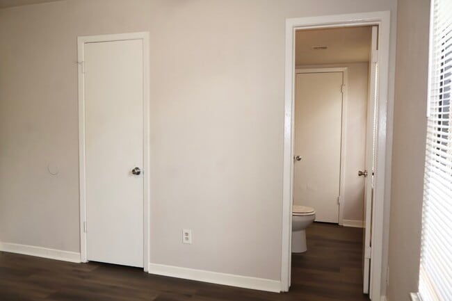 Building Photo - 7731 Melanie St
