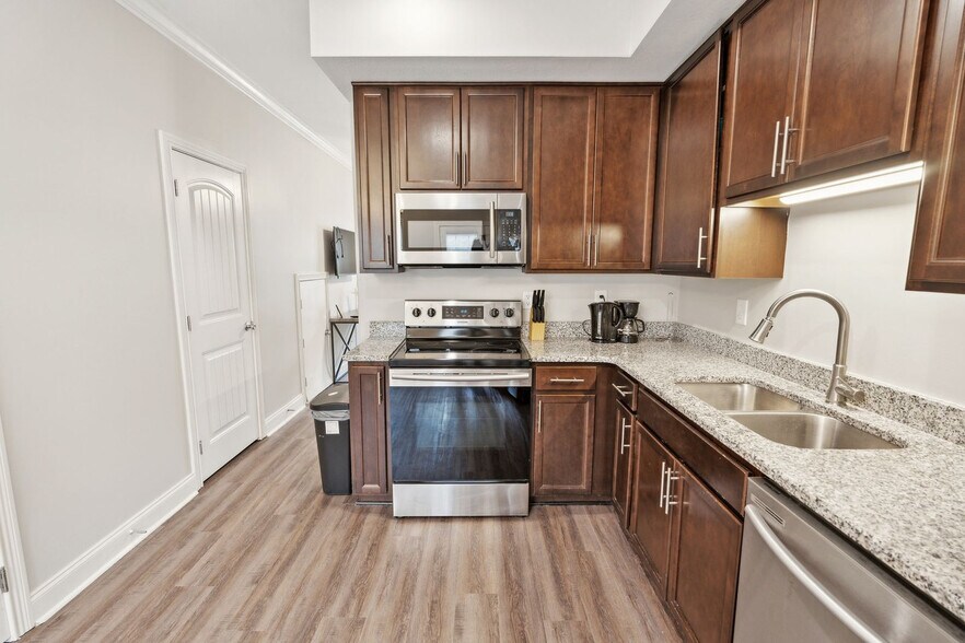 Building Photo - 1513 Wilma Rudolph Blvd