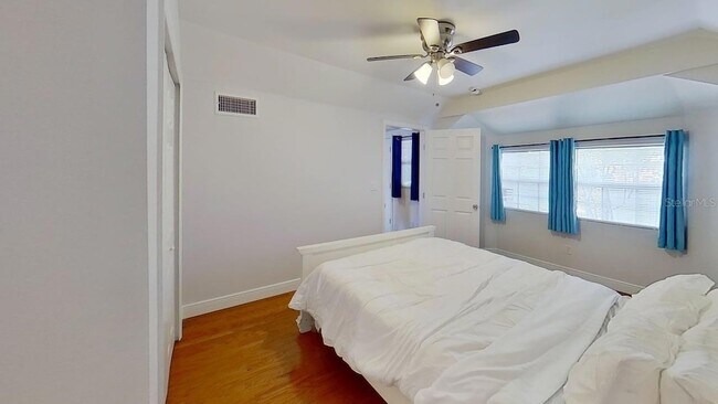 Building Photo - 3729 31st Ave S