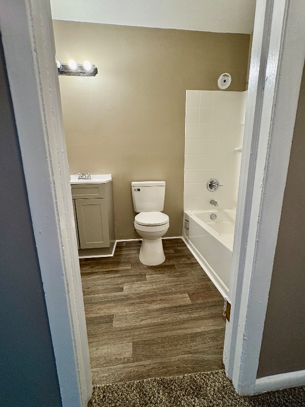 Building Photo - 3330 Karian Dr