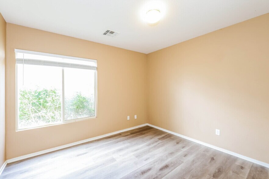 Building Photo - 5136 Marsh Butte St