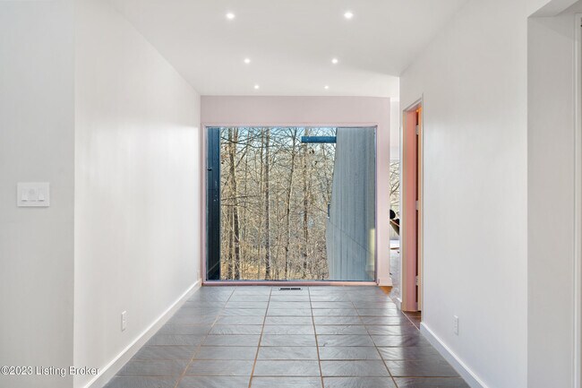 Building Photo - 6 Glen Arden Rd