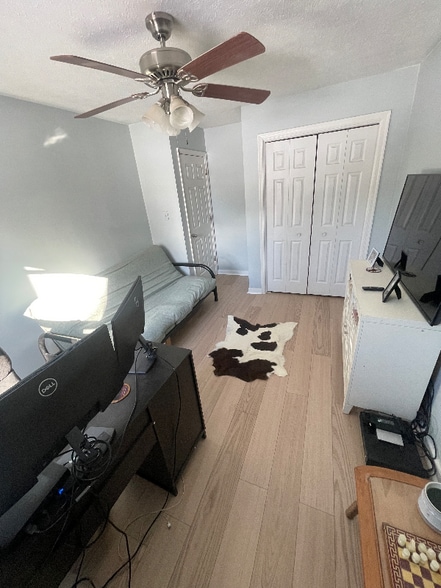 Building Photo - 2271 Sunburst Rd