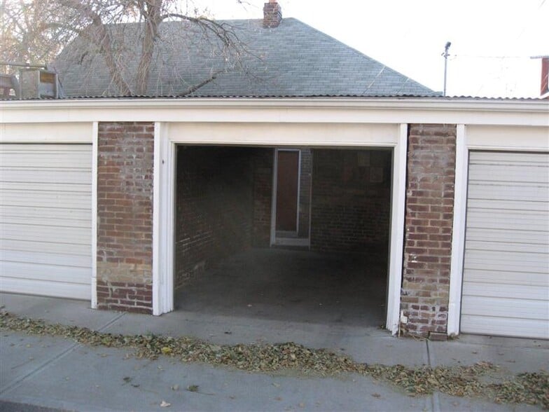 Building Photo - 366 S Lincoln St