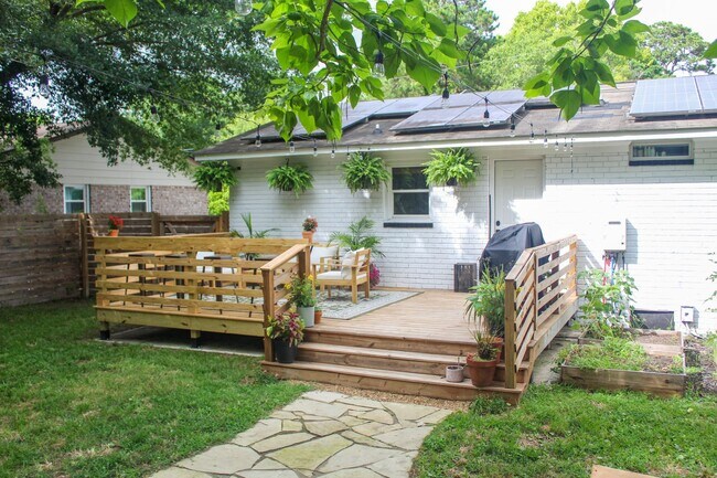 Building Photo - Renovated 3-Bedroom Single-Story Home with...