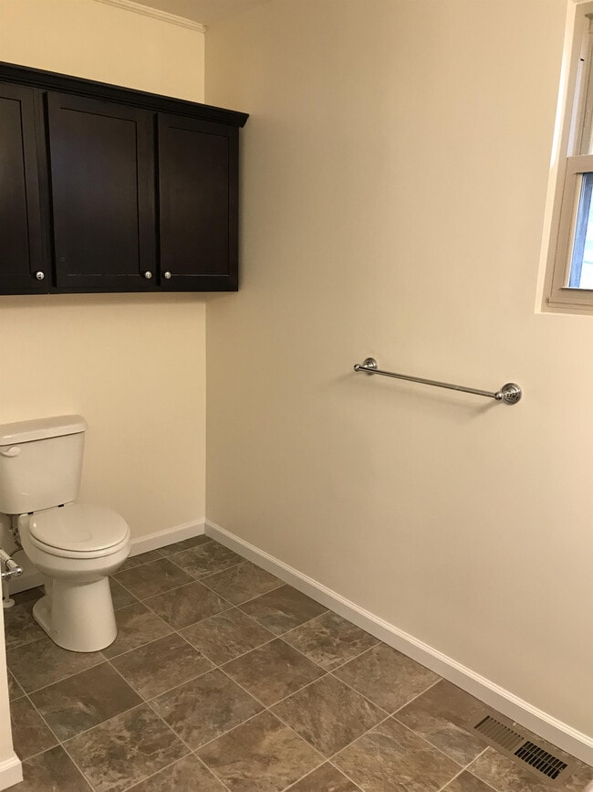 Building Photo - 36 Limit St