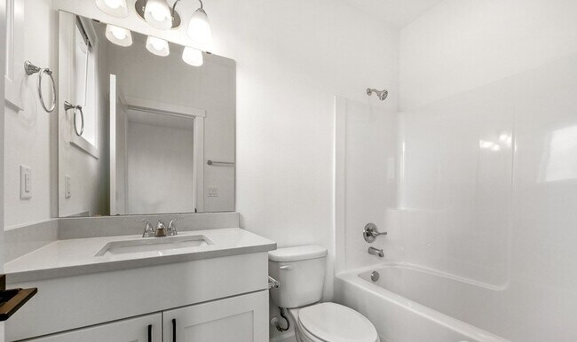 Building Photo - Gorgeous large 4 bedroom home in Tehaleh a...