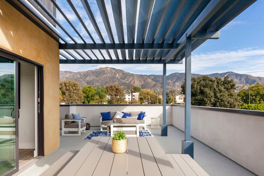 Building Photo - 1059 Elm Ave