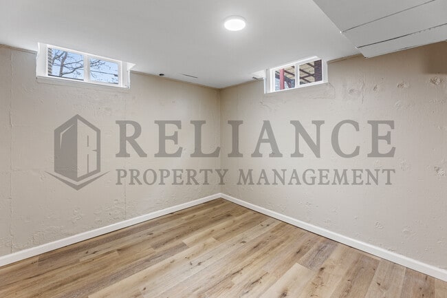 Building Photo - 2506 N Somerset Ave