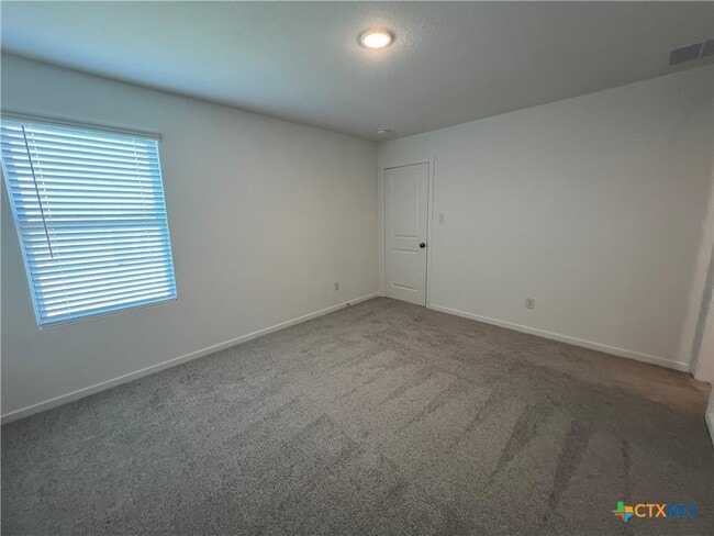 Building Photo - 534 Chevre Rd