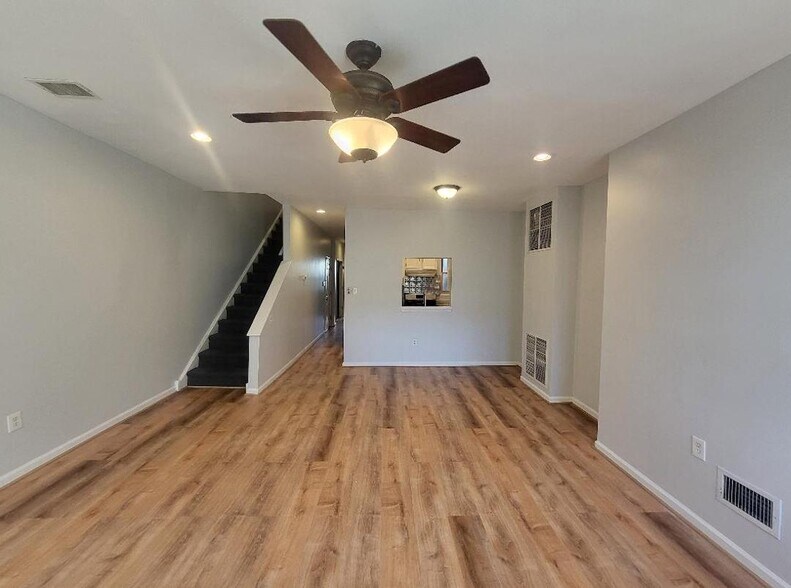 Building Photo - 1617 Christian St