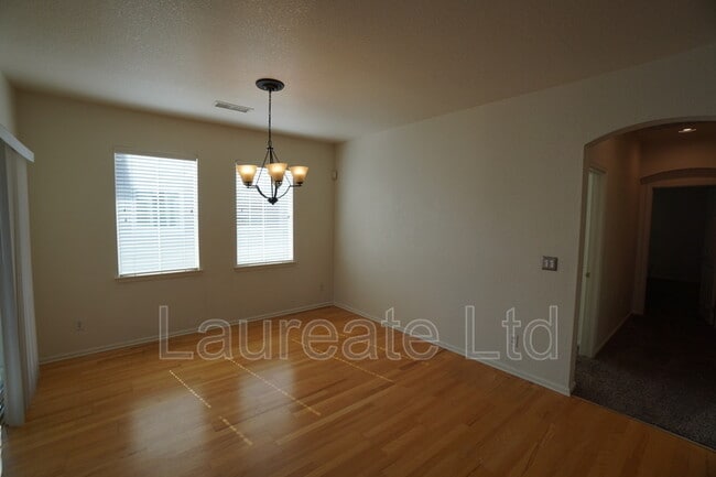 Building Photo - 194 Whitehaven Cir