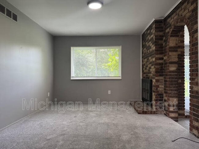 Building Photo - 45299 Indian Creek Dr