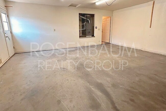 Building Photo - 8886 E Volcano Dr