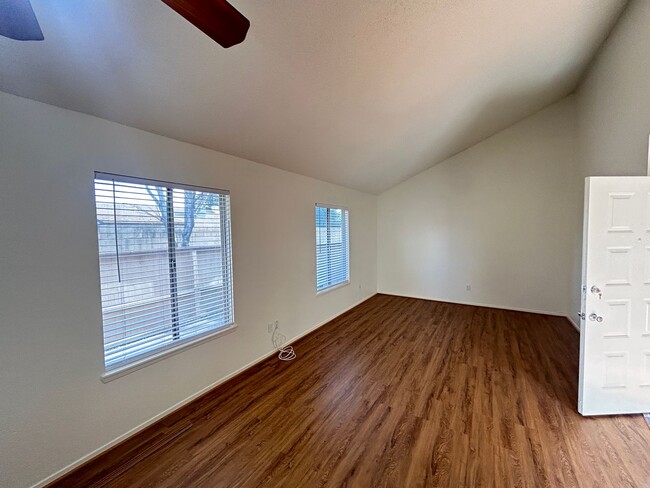 Building Photo - Spacious 2-Bed, 2-Bath Apartment – Freshly...