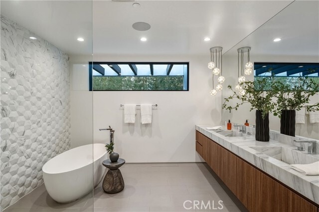 Building Photo - 4242 Vantage Ave