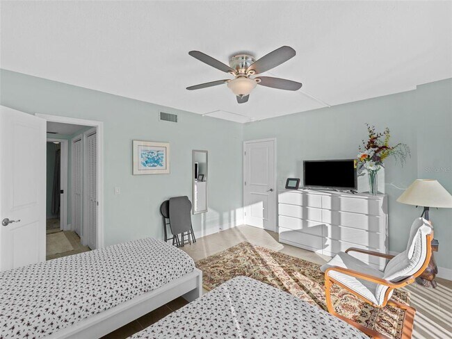 Building Photo - 7100 Sunshine Skyway Ln S