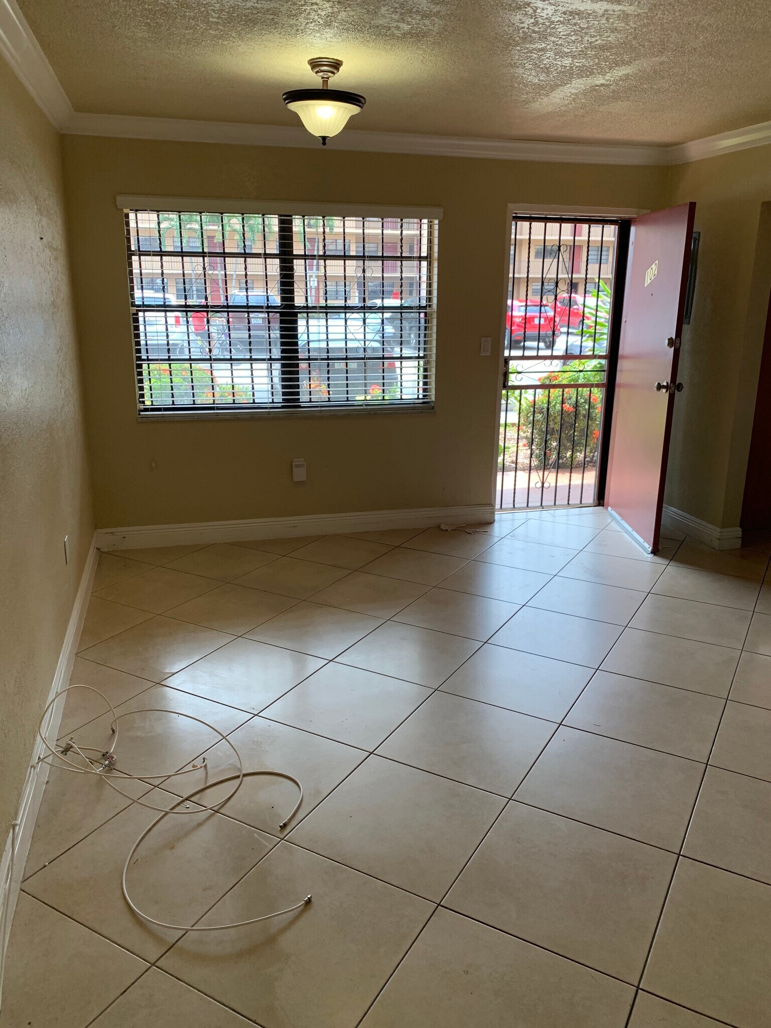 Building Photo - 1335 W 68th St