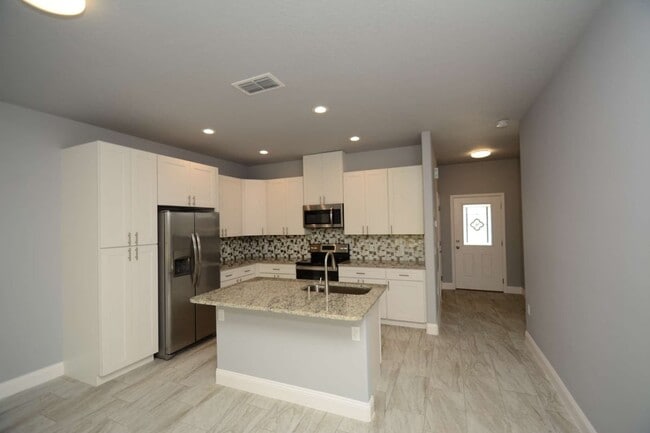 Building Photo - 25 Rosepetal Ln