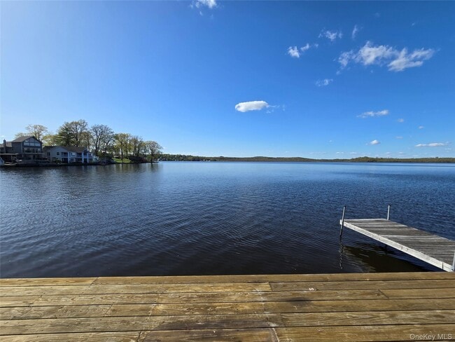 Building Photo - 36 Ten Broeck Ln