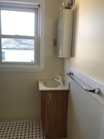 Building Photo - 148 B St