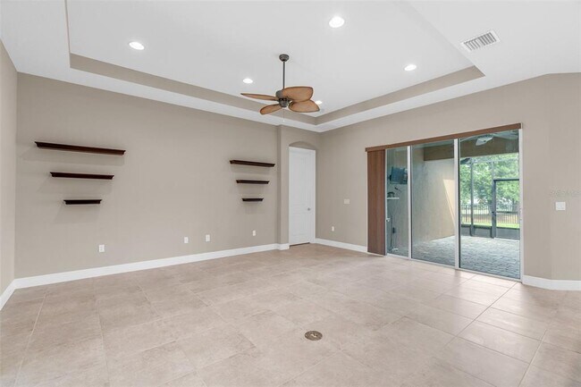 Building Photo - 903 Victoria Hills Dr S
