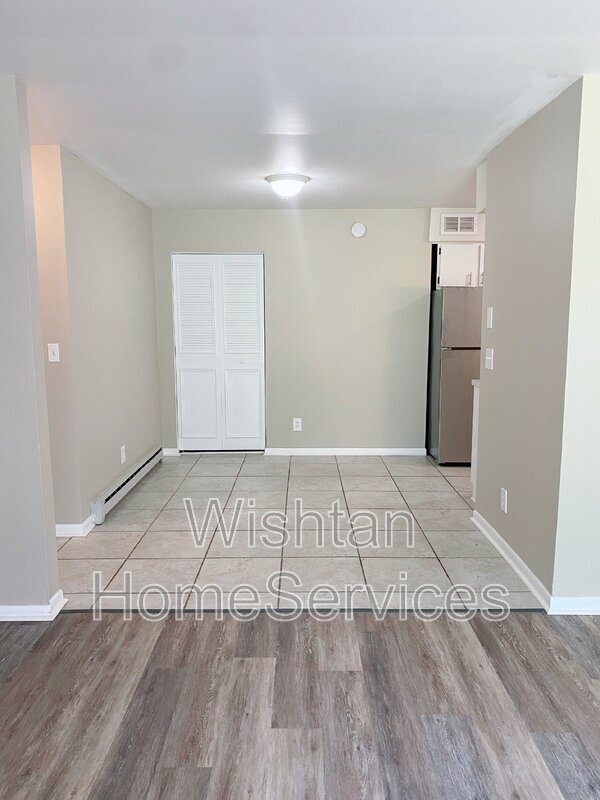 Building Photo - 202 Charleston Blvd