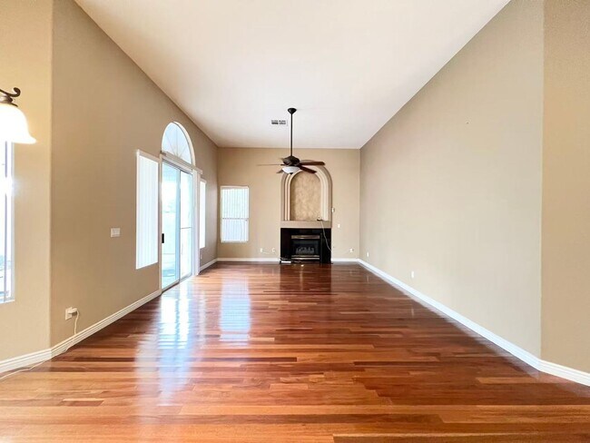Building Photo - 2105 Eaglepath Cir