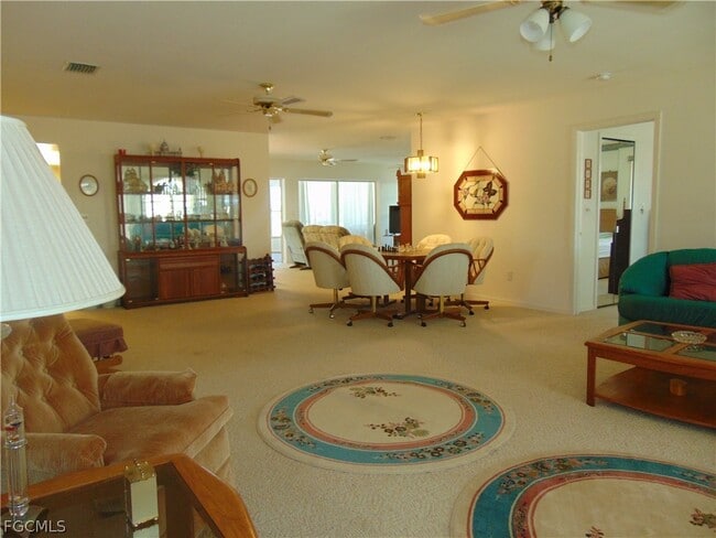 Building Photo - 1092 Riverbend Dr