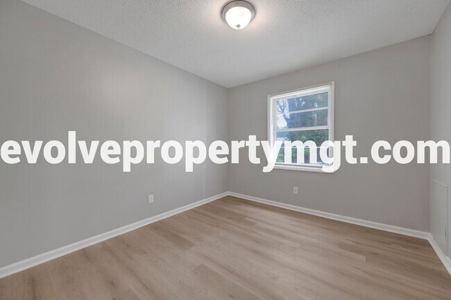 Building Photo - 3650 Tessland Rd