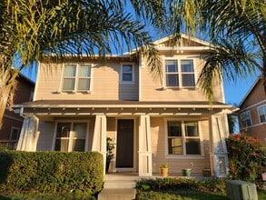 Building Photo - 469 Hawk Dr