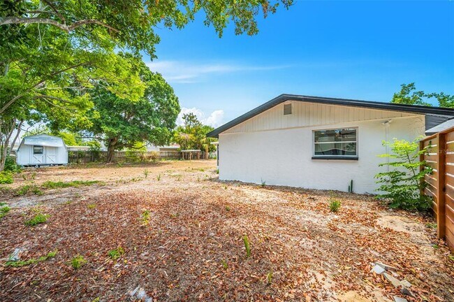 Building Photo - 208 Palmetto Rd W