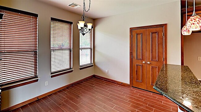 Building Photo - 1725 NW 185th St