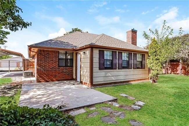 Building Photo - 3004 SW 124th St