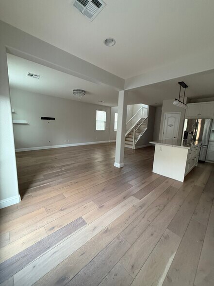 Building Photo - 7468 Morisset Ave